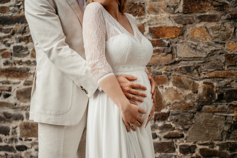 After Wedding Shooting mit Babybauch bei Schloss Linnep in Ratingen by photoart hübner 04