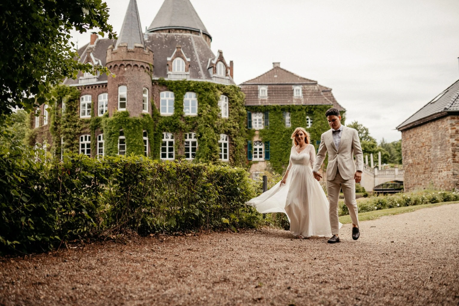 Hochzeitsfotograf - After Wedding Shooting mit Babybauch bei Schloss Linnep in Ratingen by photoart huebner 30 .jpg