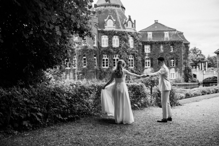 After Wedding Shooting mit Babybauch bei Schloss Linnep in Ratingen by photoart hübner 31