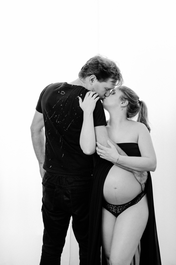 Babybauch Shooting im kuscheligen Fotostudio Photoart Hübner 17