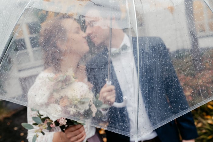 Hochzeit bei Regen ist trotzdem schön Hochzeitsfotos im Standesamt Ratingen photoart hübner Euer Hochzeitsfotograf 19
