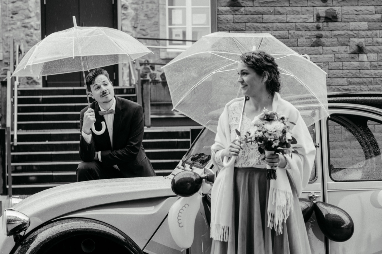 Hochzeit bei Regen ist trotzdem schön Hochzeitsfotos im Standesamt Ratingen photoart hübner Euer Hochzeitsfotograf 24