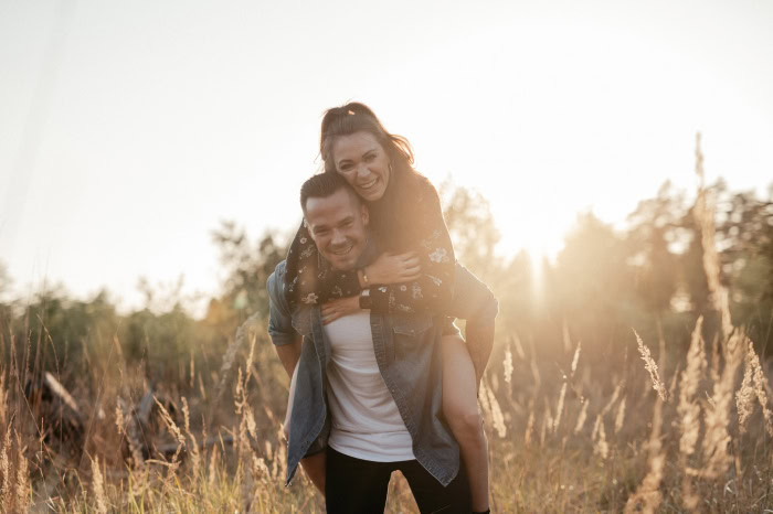 Fotograf - Porträt-Fotos - Paar-Fotos - Boudoir-Shootings - Hochzeitsfotograf - Businessfotos - Neugeborenenfotos - Schwangerschaftsfotos - Kindergartenfotograf - Schulfotograf - photoart hübner - Mülheim