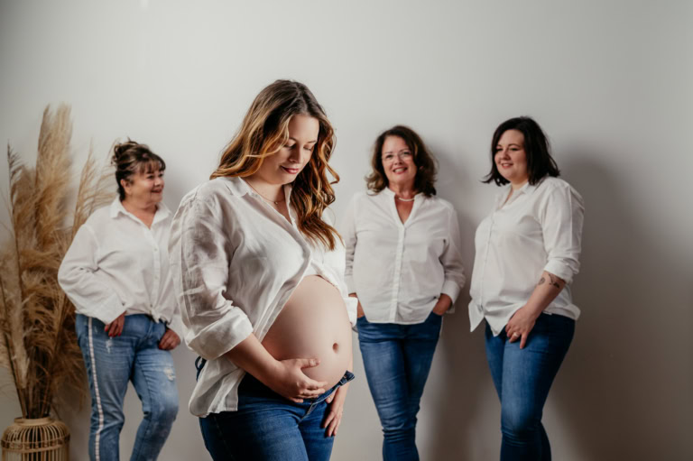 Mehrgenerationenshooting mit Babybauch 08
