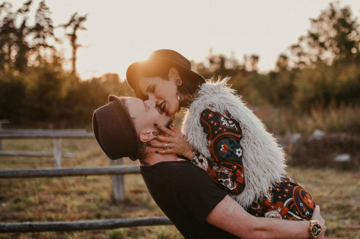 Michelle und Max – Paarshooting mit Loki in der goldenen Stunde photoart hübner Dein Fotograf 27