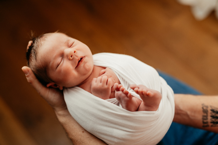 Neugeborenen Fotos – Babyglück – Willkommen kleiner Danilo Neugeborenen Shooting photoart hübner Dein Fotograf 09
