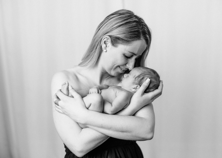 Neugeborenen Shooting mit der kleinen Lucy und Ihren stolzen Schwestern photoart hübner Dein Fotograf in NRW 19