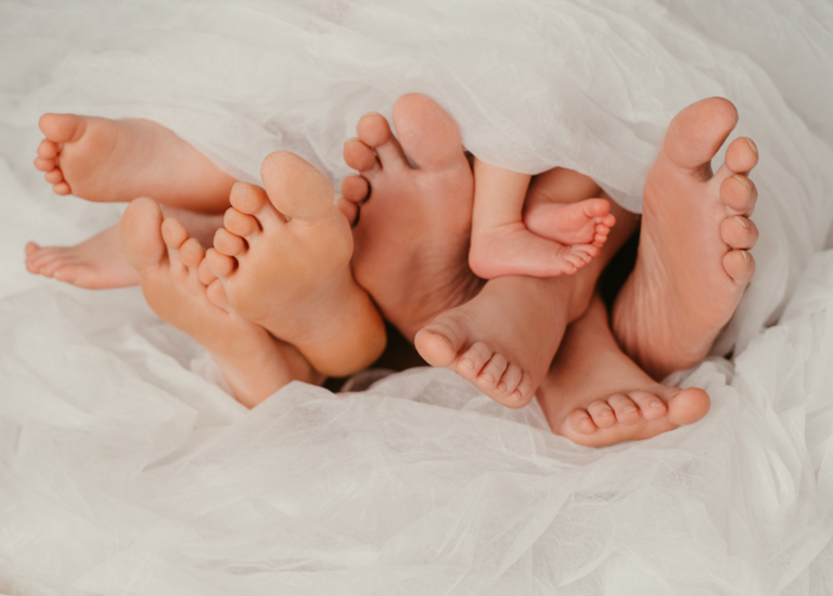Neugeborenen Shooting mit der kleinen Lucy und Ihren stolzen Schwestern photoart hübner Dein Fotograf in NRW 33