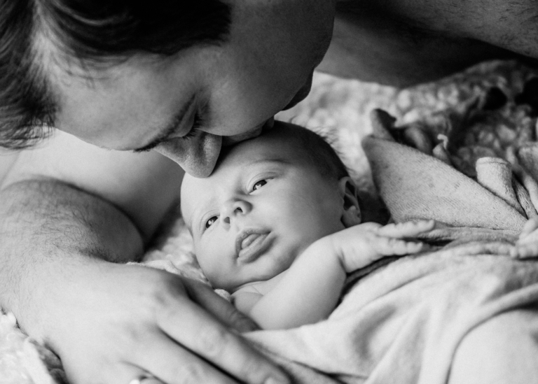 Newborn Shooting – emotional, authentisch und echt photoart hübner Dein Fotograf 16