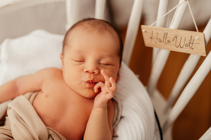 Newbornshooting – „Klein aber Oho“ Neugeborenen Fotografie im Atelier photoart hübner 15