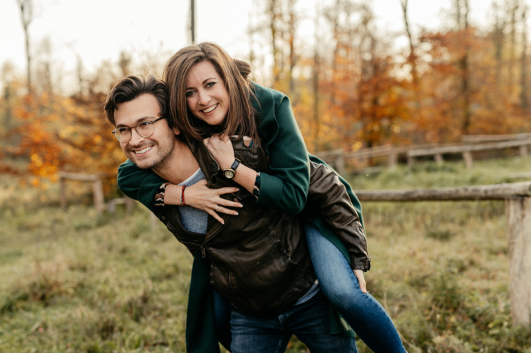 Paar Shooting mit Sina und Martin im wunderschönen Ratinger Wald photoart hübner Dein Fotograf 02