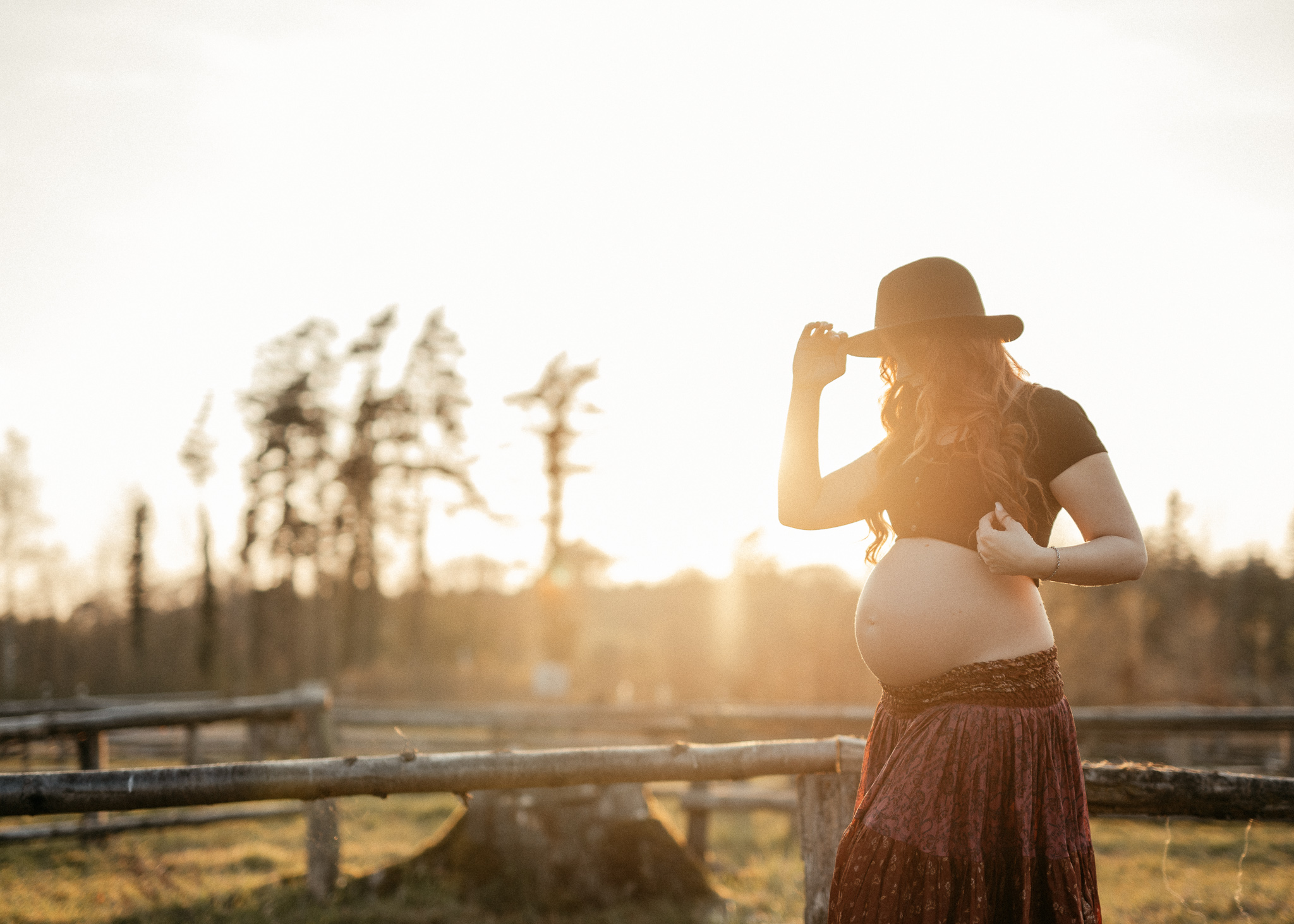 Schwangerschaft Fotoshooting bei Abendlicht Babybauch Fotos in der freien Natur photoart hübner Dein Fotograf 31