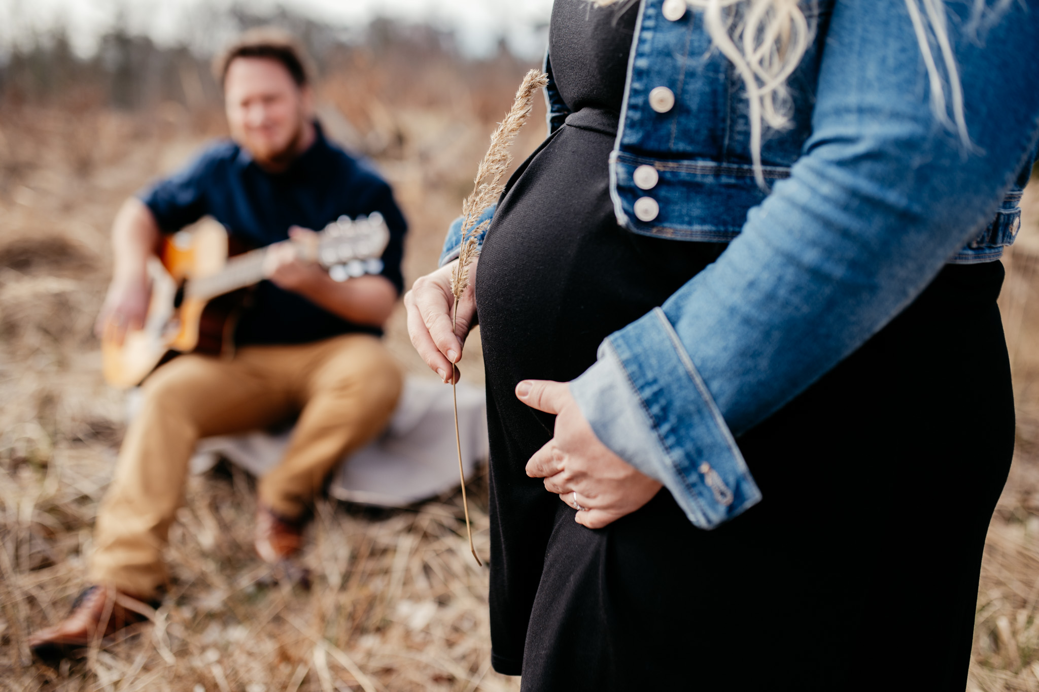 Schwangerschafts Shooting mit Tina, Niklas und seiner Gitarre photoart hüber Dein Ansprechpartner für Babybauch Fotos 10