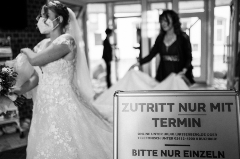 intime Hochzeit im Standesamt Wassenberg fotografiert von Hochzeitsfotograf photoart hübner 06